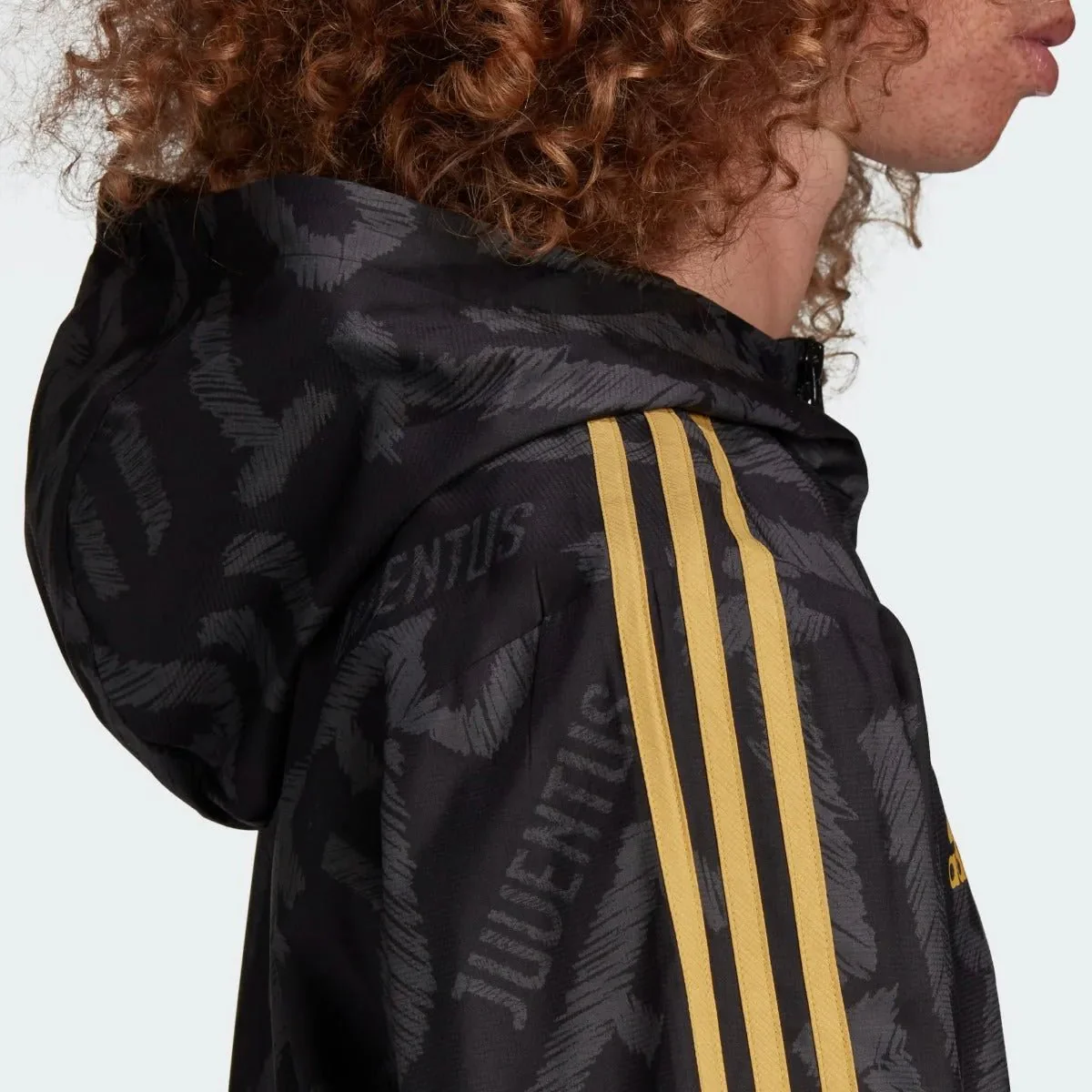 Adidas 2020-21 Juventus Windbreaker Jacket - Black-Gold - Image 4