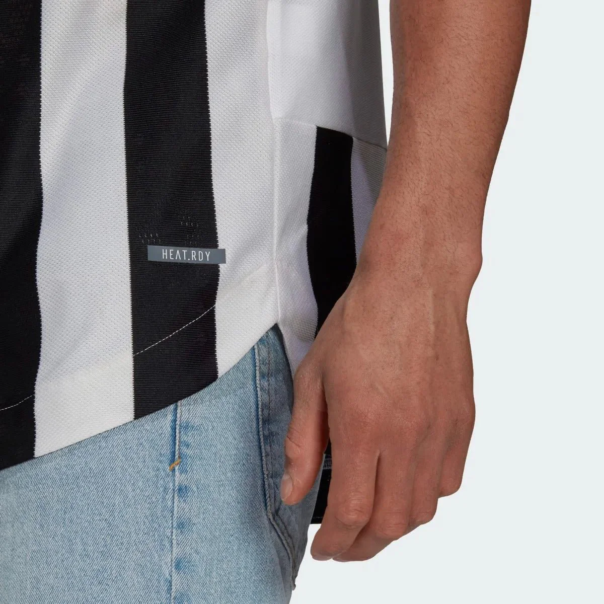 Adidas 2021-22 Juventus Home Authentic Jersey - White-Black - Image 4