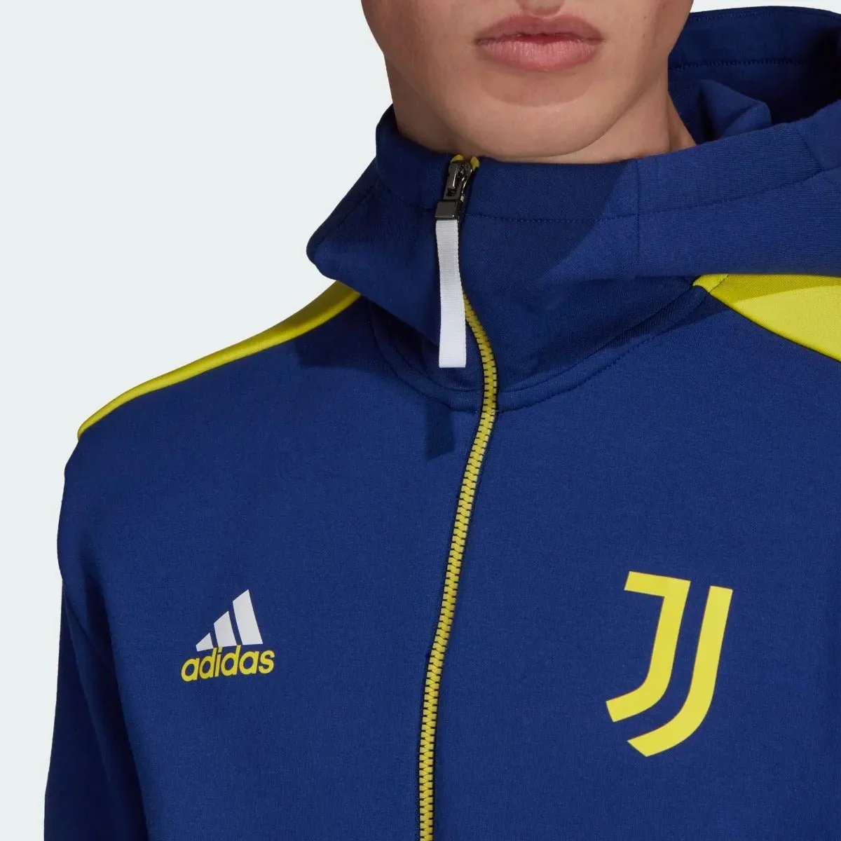 Adidas 2021-22 Juventus Zone Jacket - Navy-Yellow - Image 4