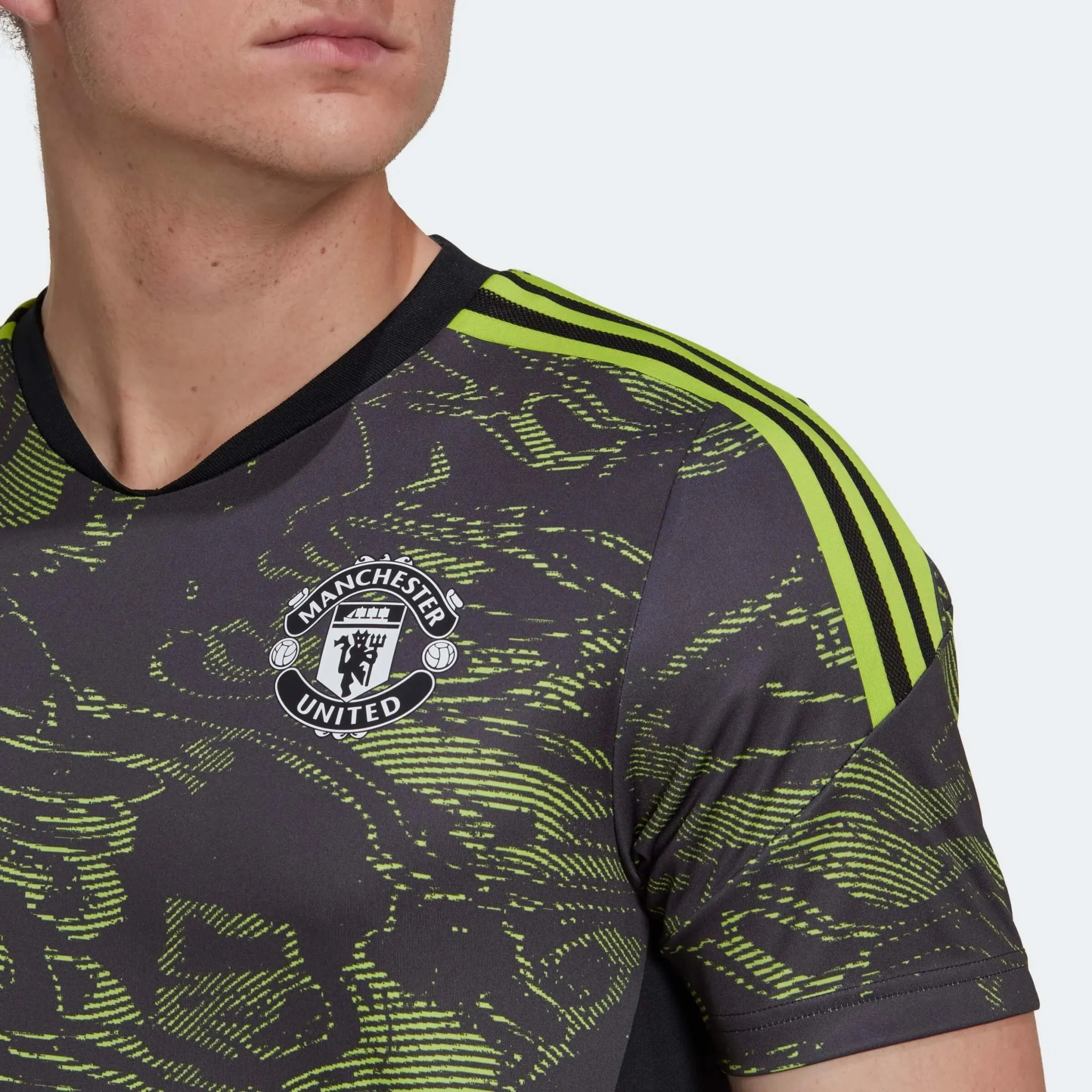 adidas 2022-23 Manchester United EU Training Jersey - Black-Slime - Image 4