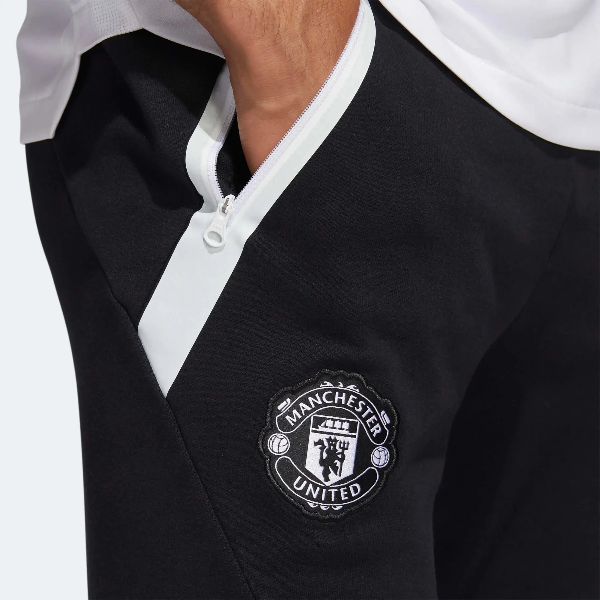 adidas 2022-23 Manchester United Travel Pants - Black-Red - Image 6