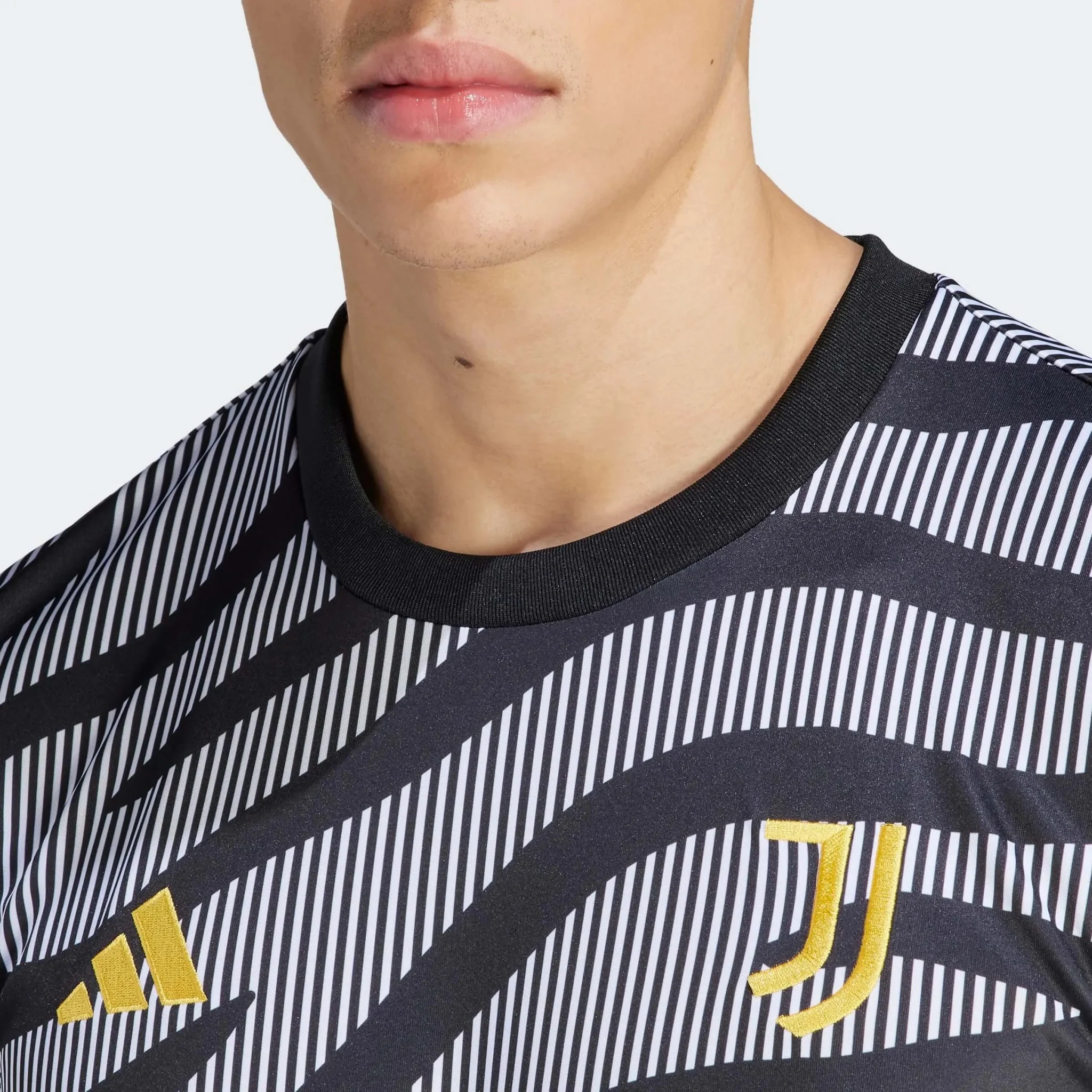 adidas 2023-24 Juventus Men's Pre-Match Jersey - Image 4