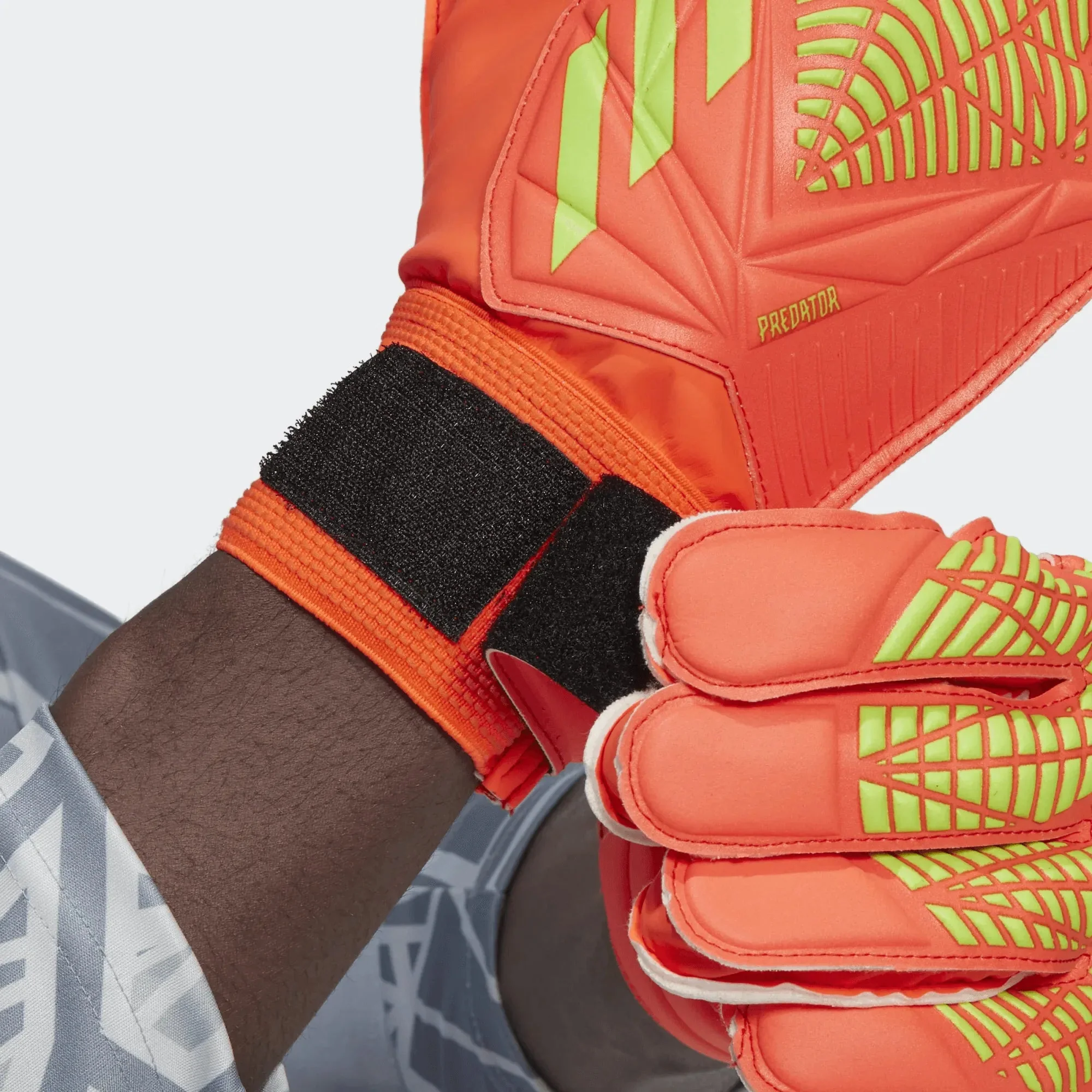 adidas Predator GL Goalkeeper Training Gloves - Solar Red-Solar Green - Image 4