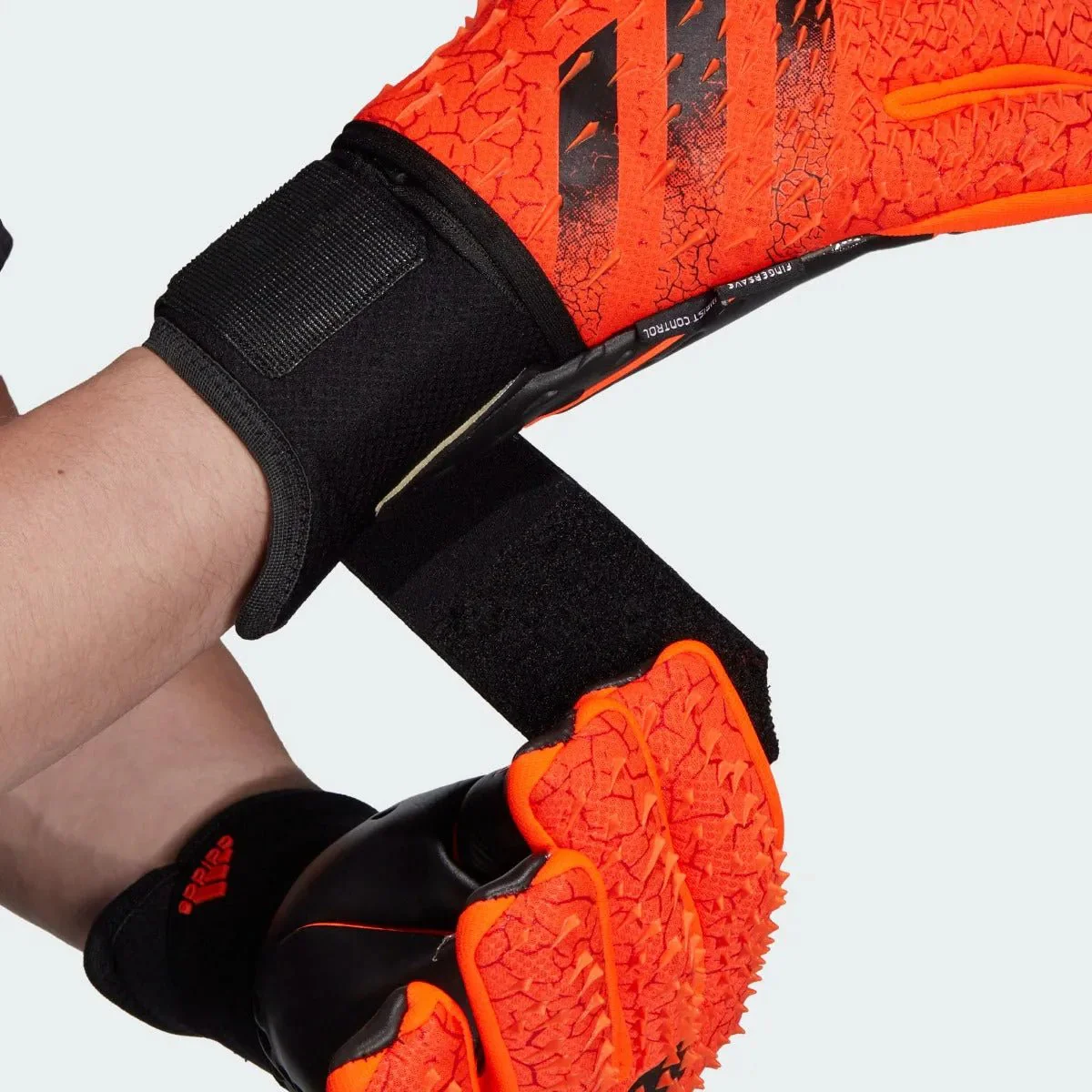 Adidas Predator Pro Ultimate Goalkeeper Gloves - Solar Red-Black - Image 5