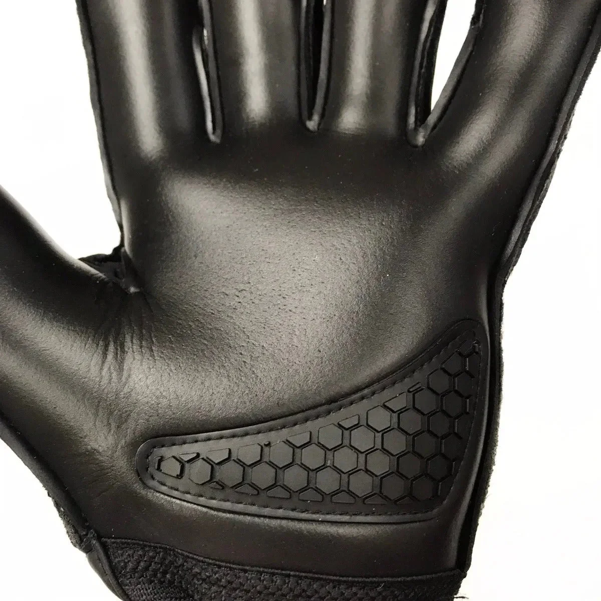 Aviata Youth Halcyon Turf Blackout Goalkeeper Gloves - Black - Image 4