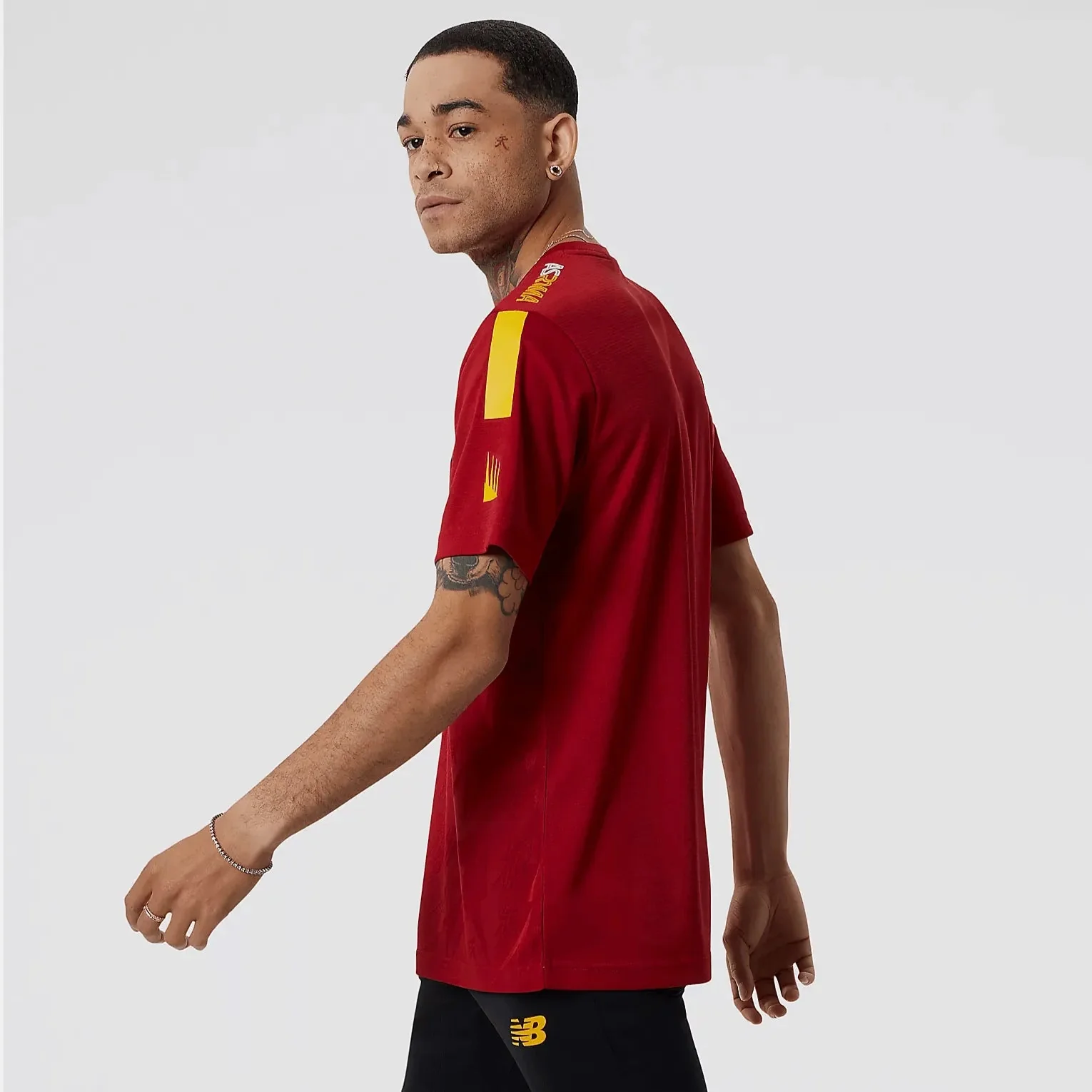 New Balance 2022-23 Roma Pre-Match Jersey Red - Image 4