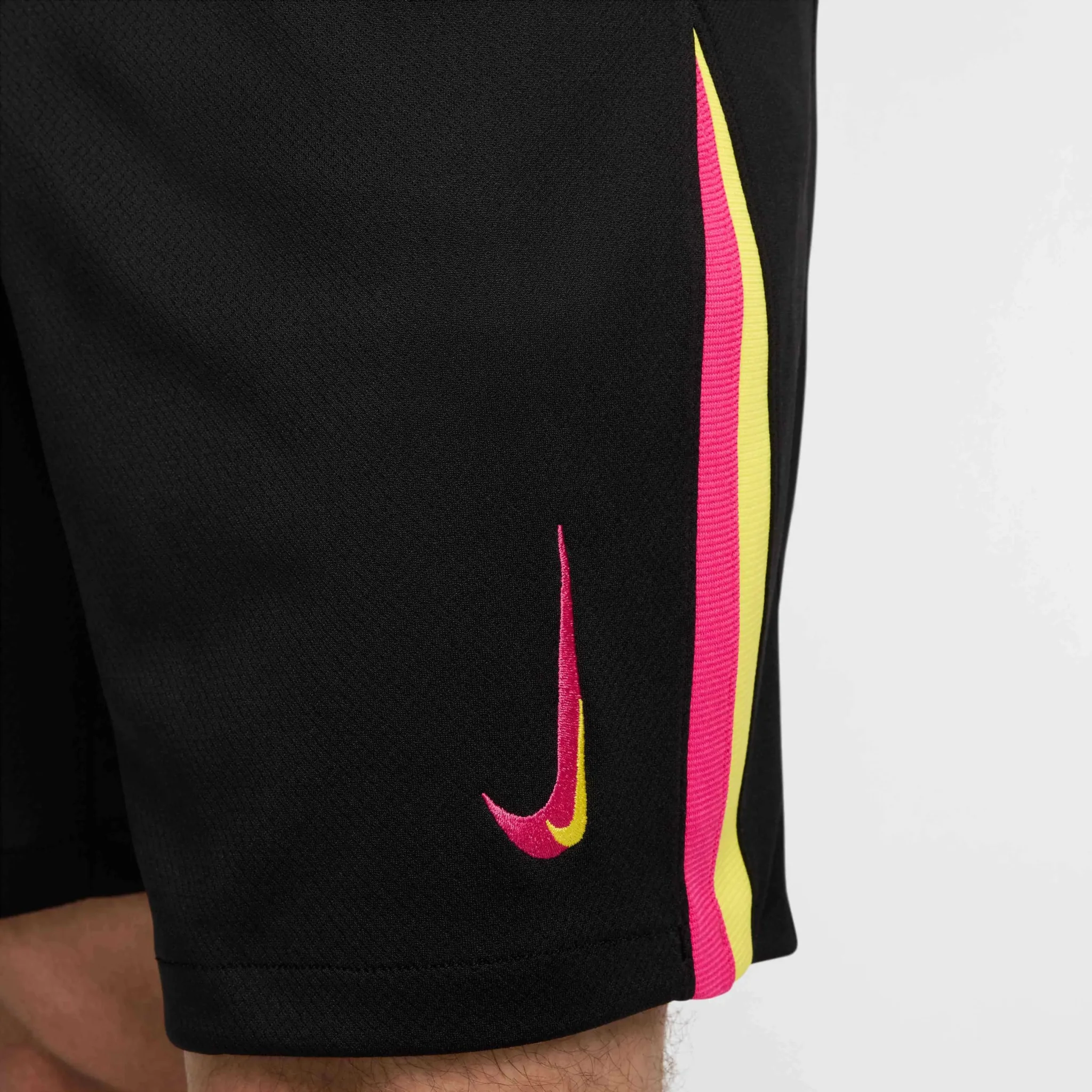 Nike 2024-25 Chelsea Men's Stadium Third Shorts - Image 6