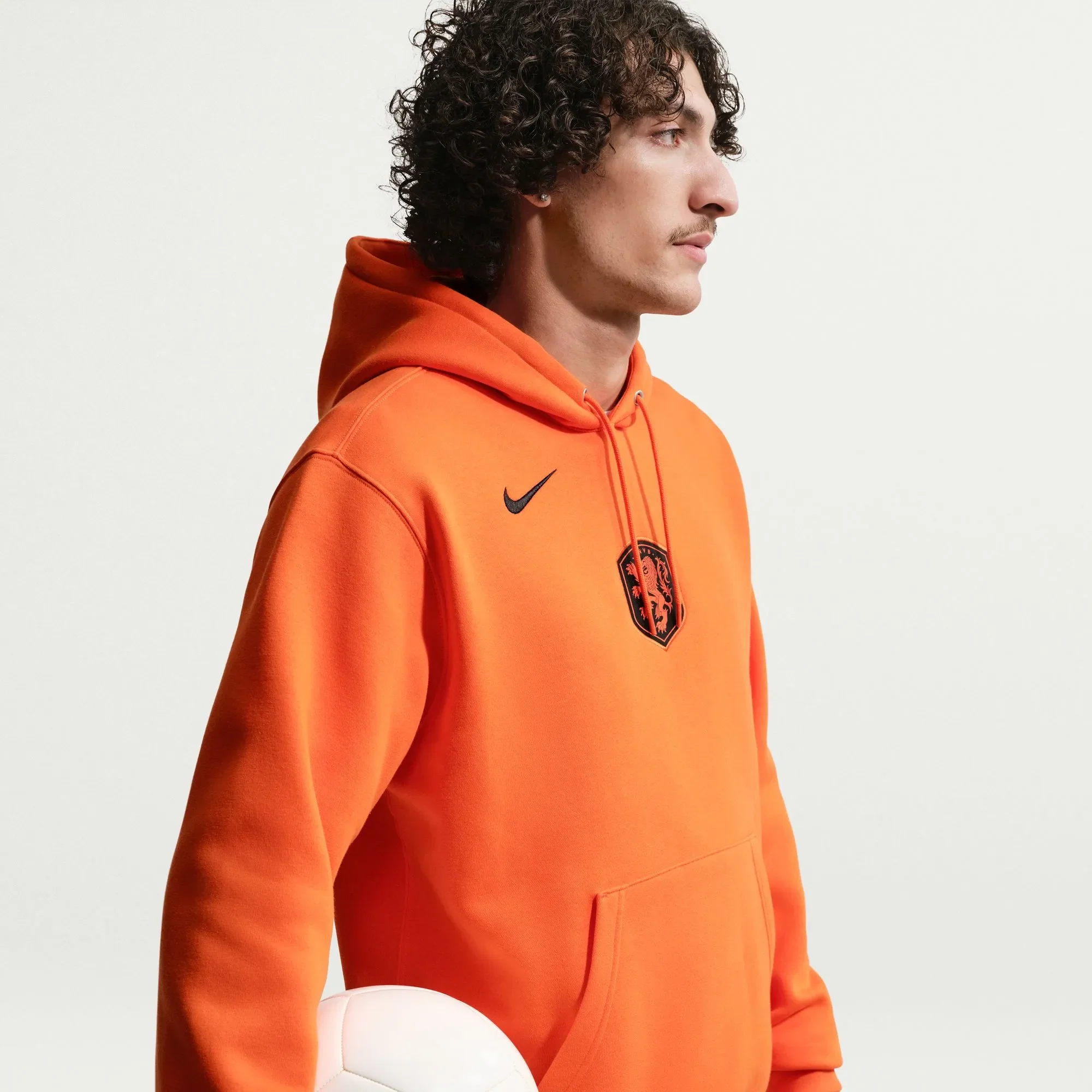 Nike 2026 Netherlands Men's Club Pullover Hoodie - Image 4