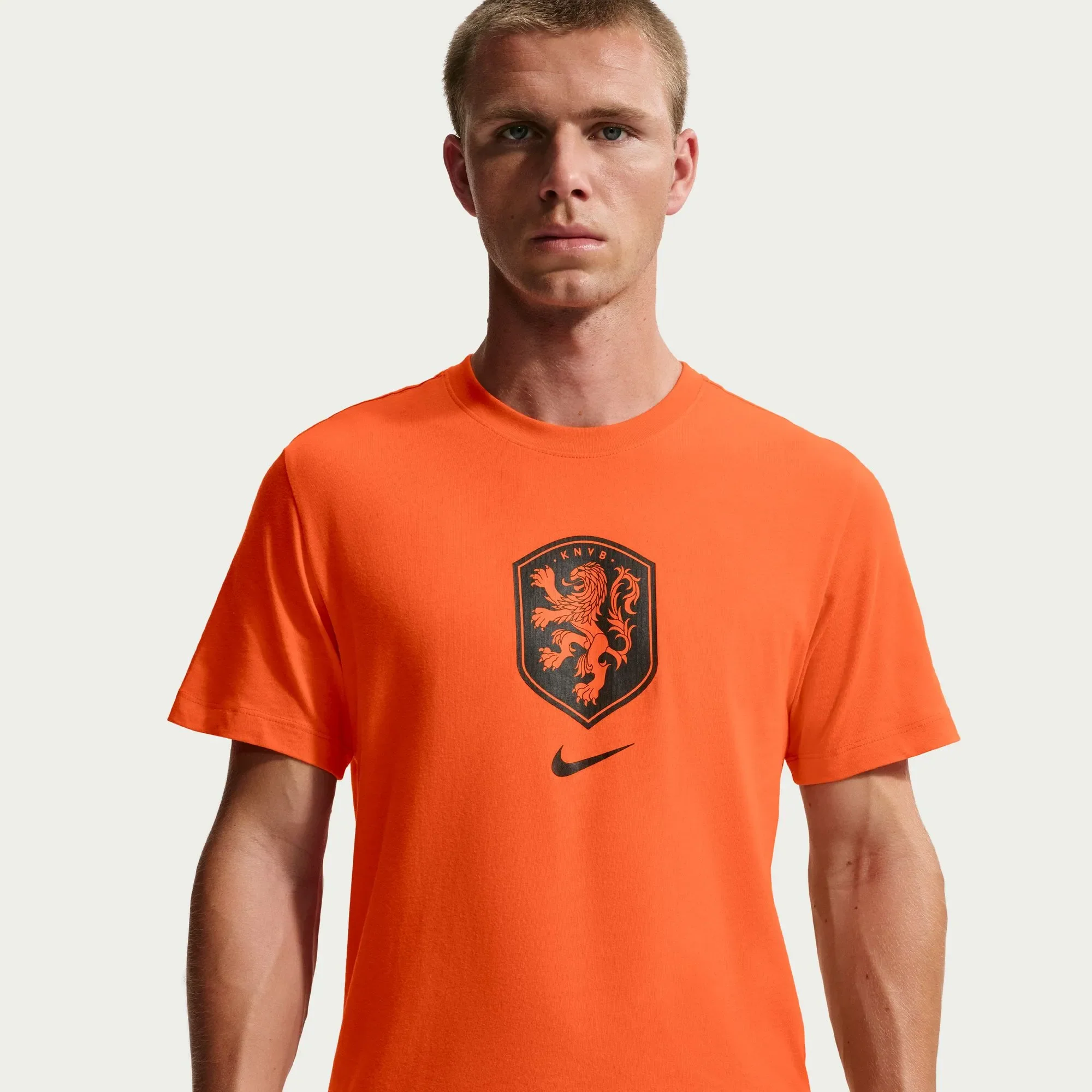 Nike 2026 Netherlands Men's Crest Tee - Image 3