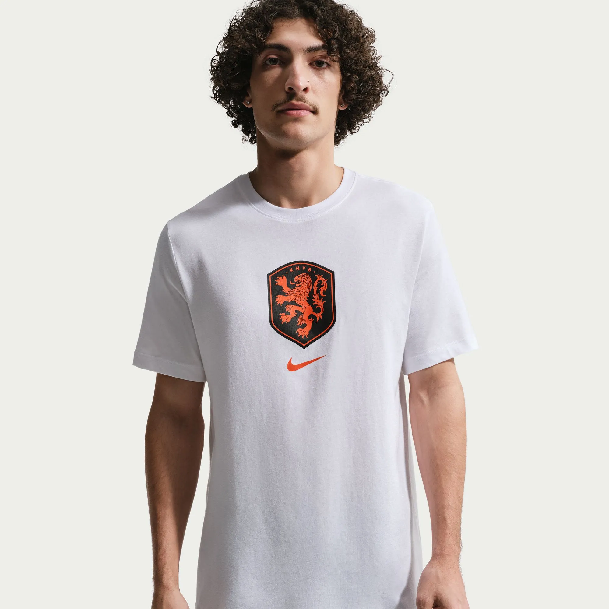 Nike 2026 Netherlands Men's Crest Tee - Image 3