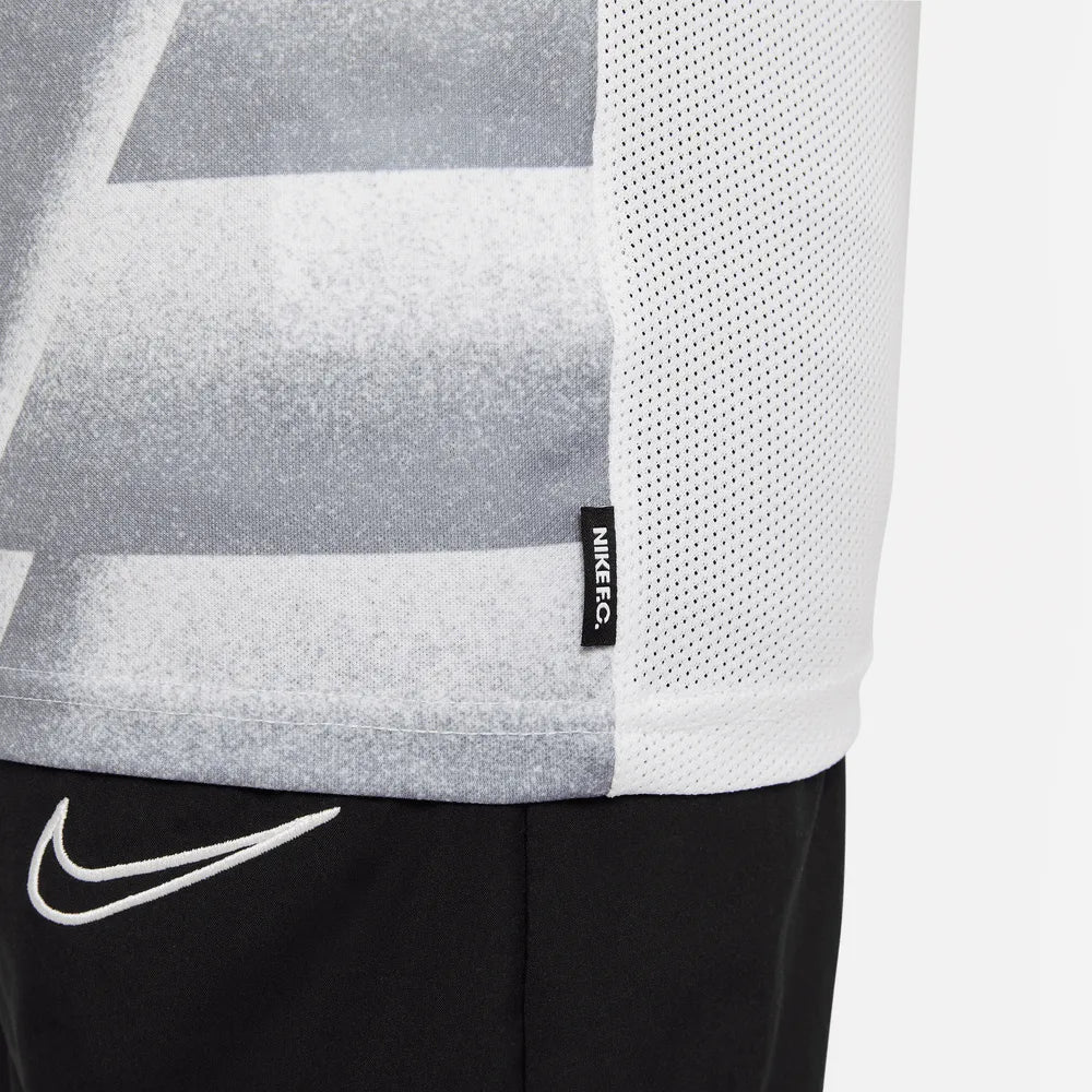 Nike FC 2022 Youth Libero Top SS - Grey-White - Image 4