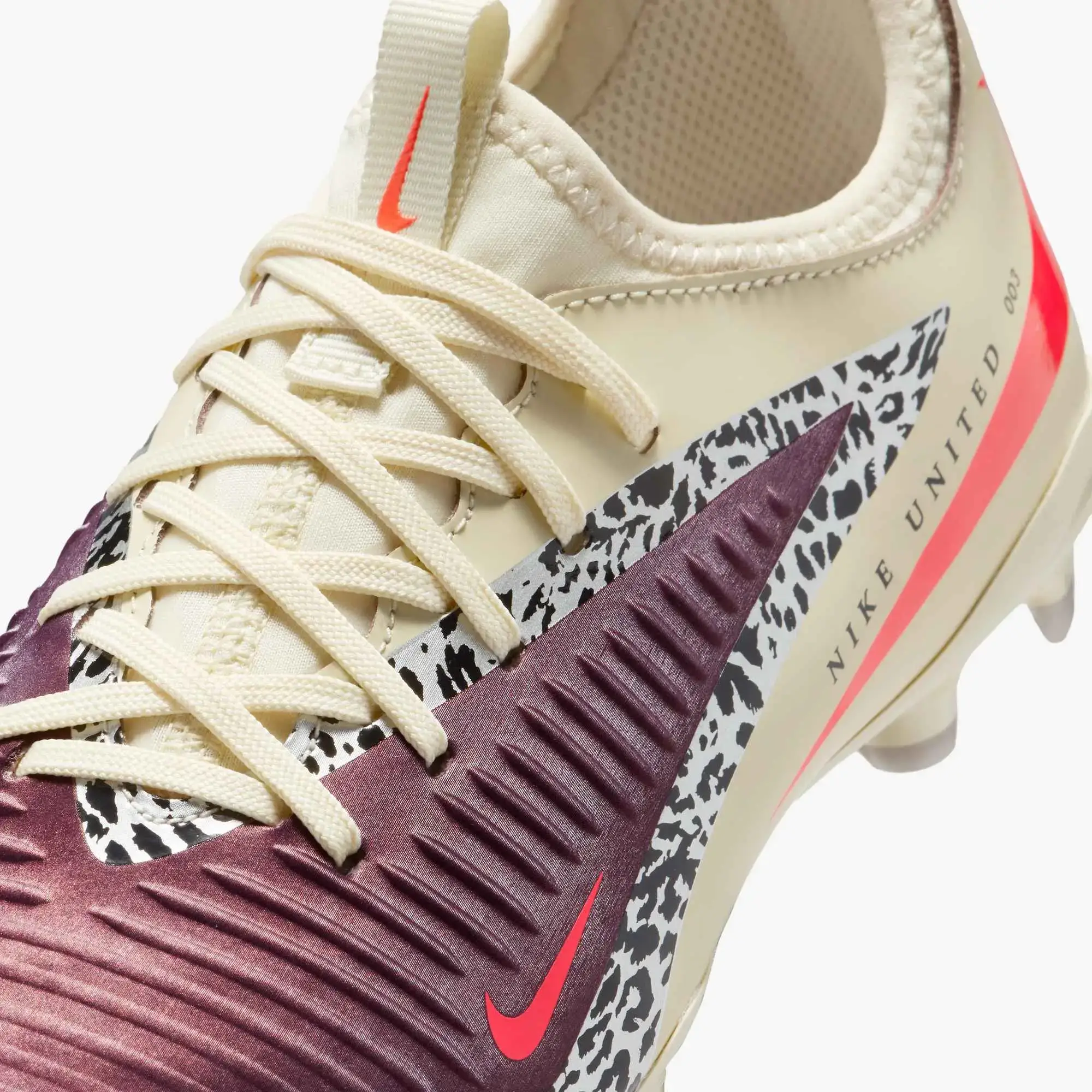 Nike Junior Phantom 6 Low Academy NU3 Firm/Multi Ground Soccer Cleats - United NU3 Pack (SU26) - Image 8