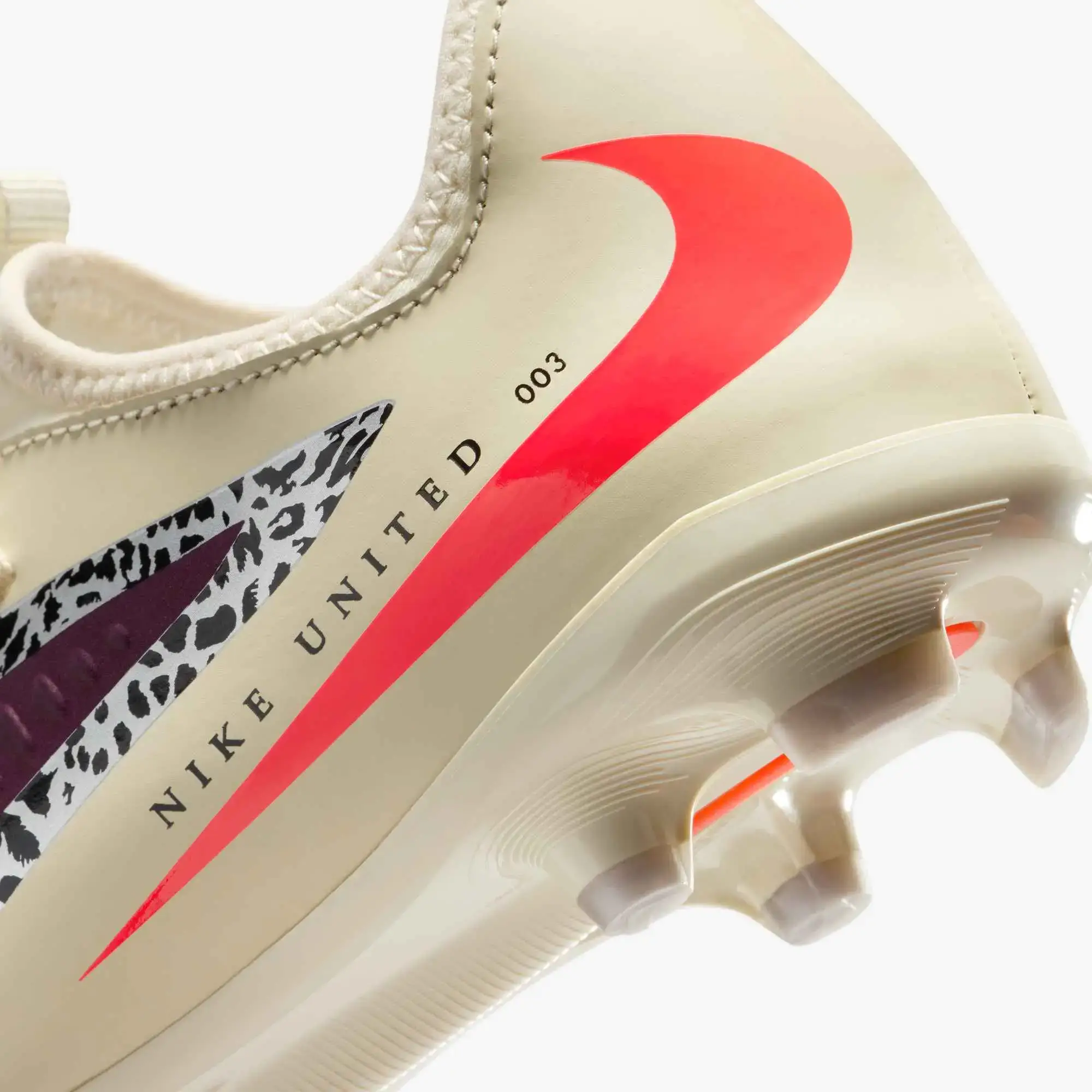 Nike Junior Phantom 6 Low Academy NU3 Firm/Multi Ground Soccer Cleats - United NU3 Pack (SU26) - Image 9