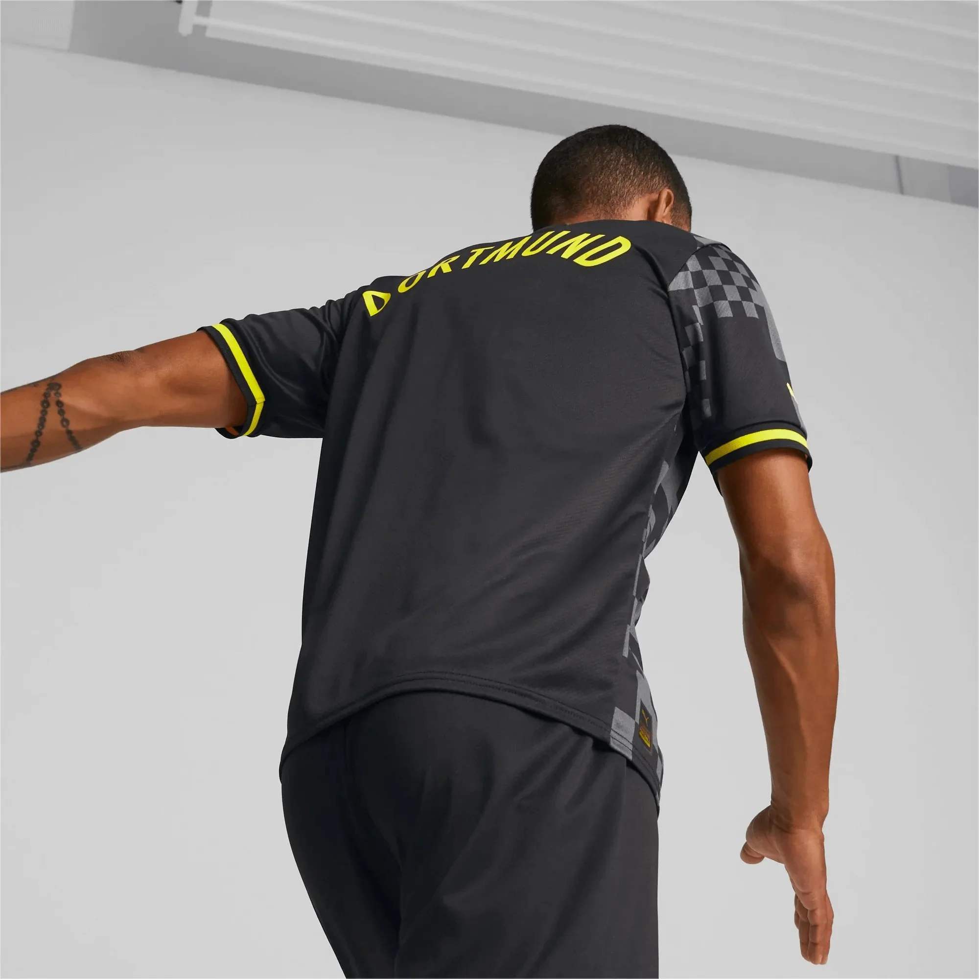 Puma 2022-23 Borussia Dortmund Away Jersey - Black-Asphalt - Image 4