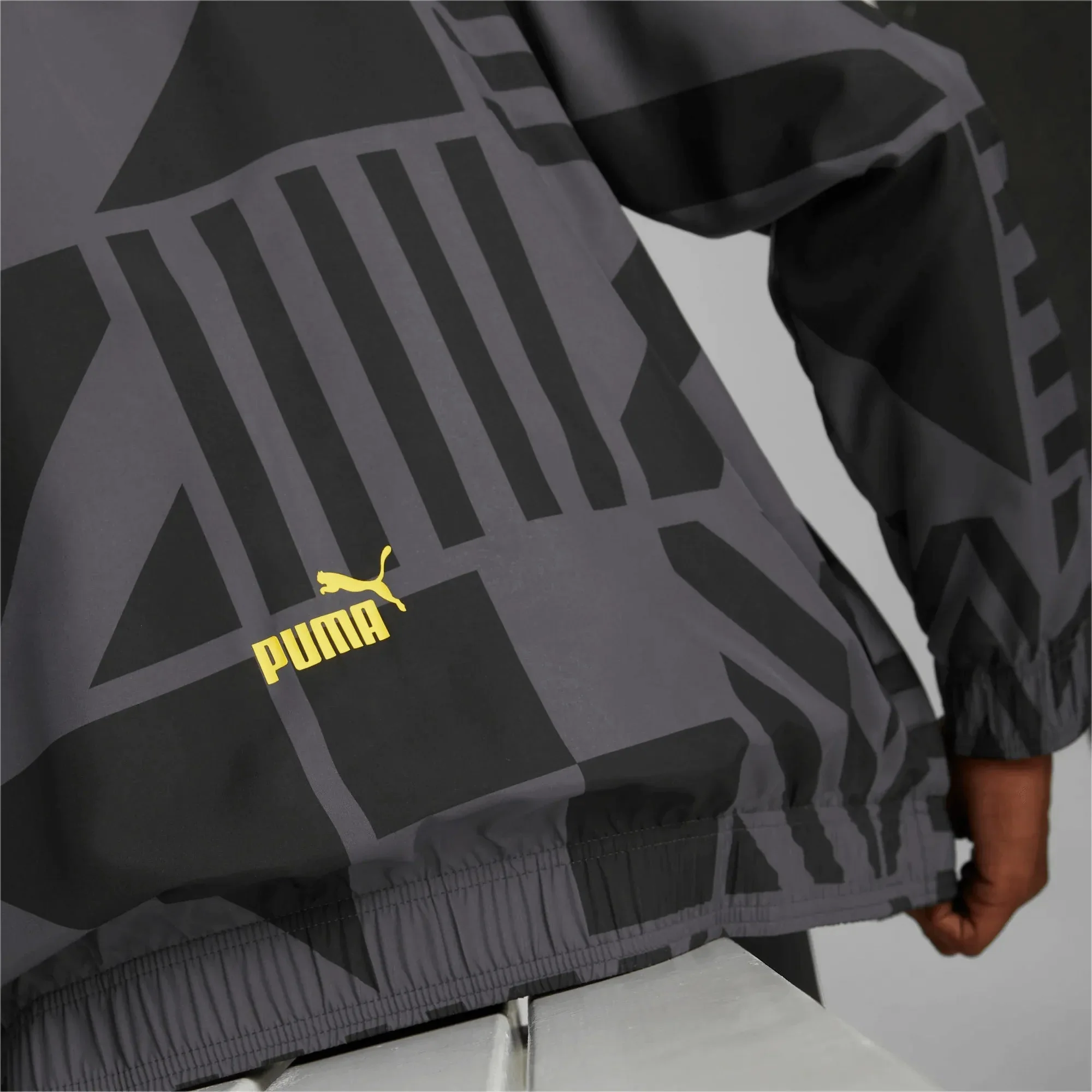 Puma 2022-23 Borussia Dortmund Prematch Jacket Black-Yellow - Image 6