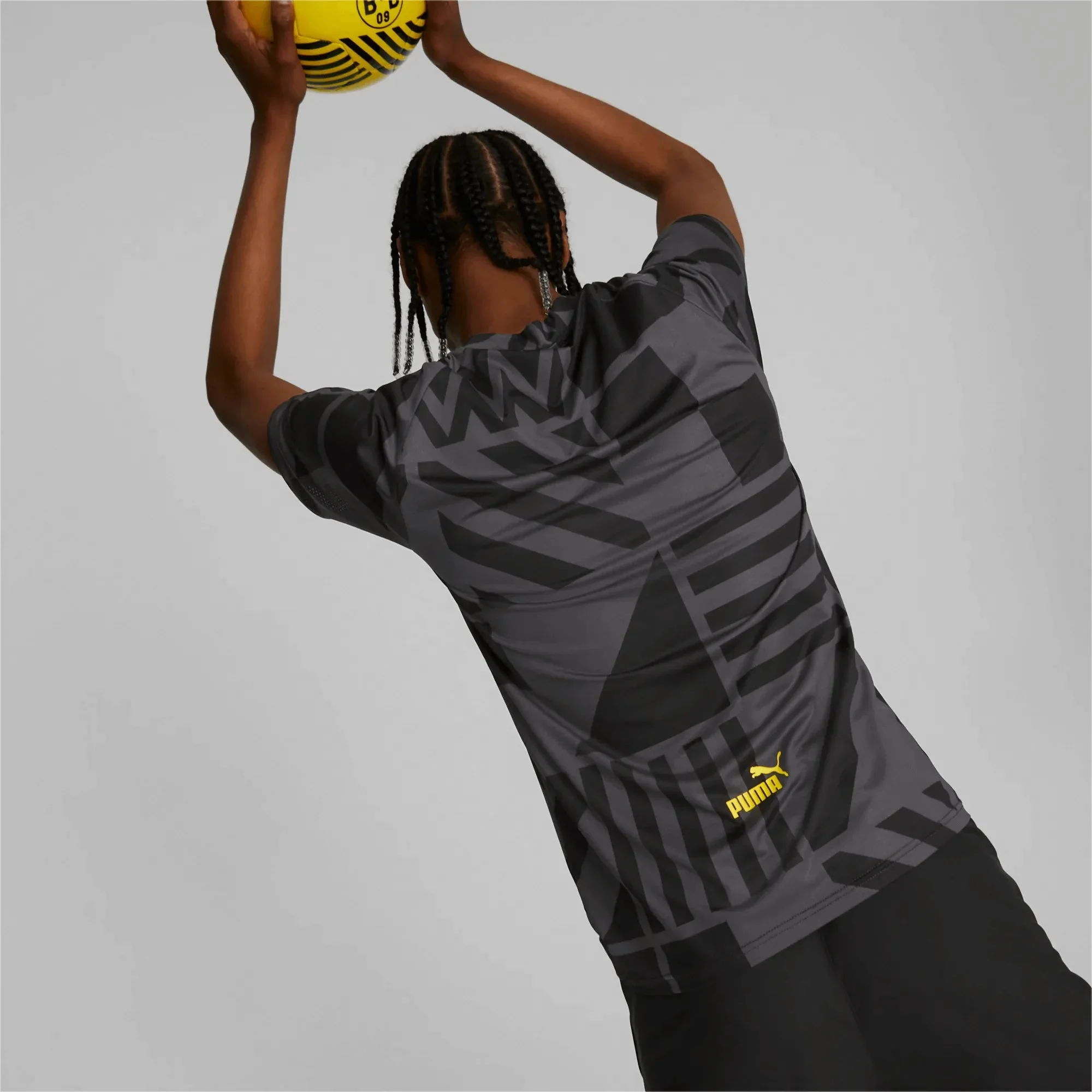 Puma 2022-23 Borussia Dortmund Prematch Training Jersey Black-Yellow - Image 4