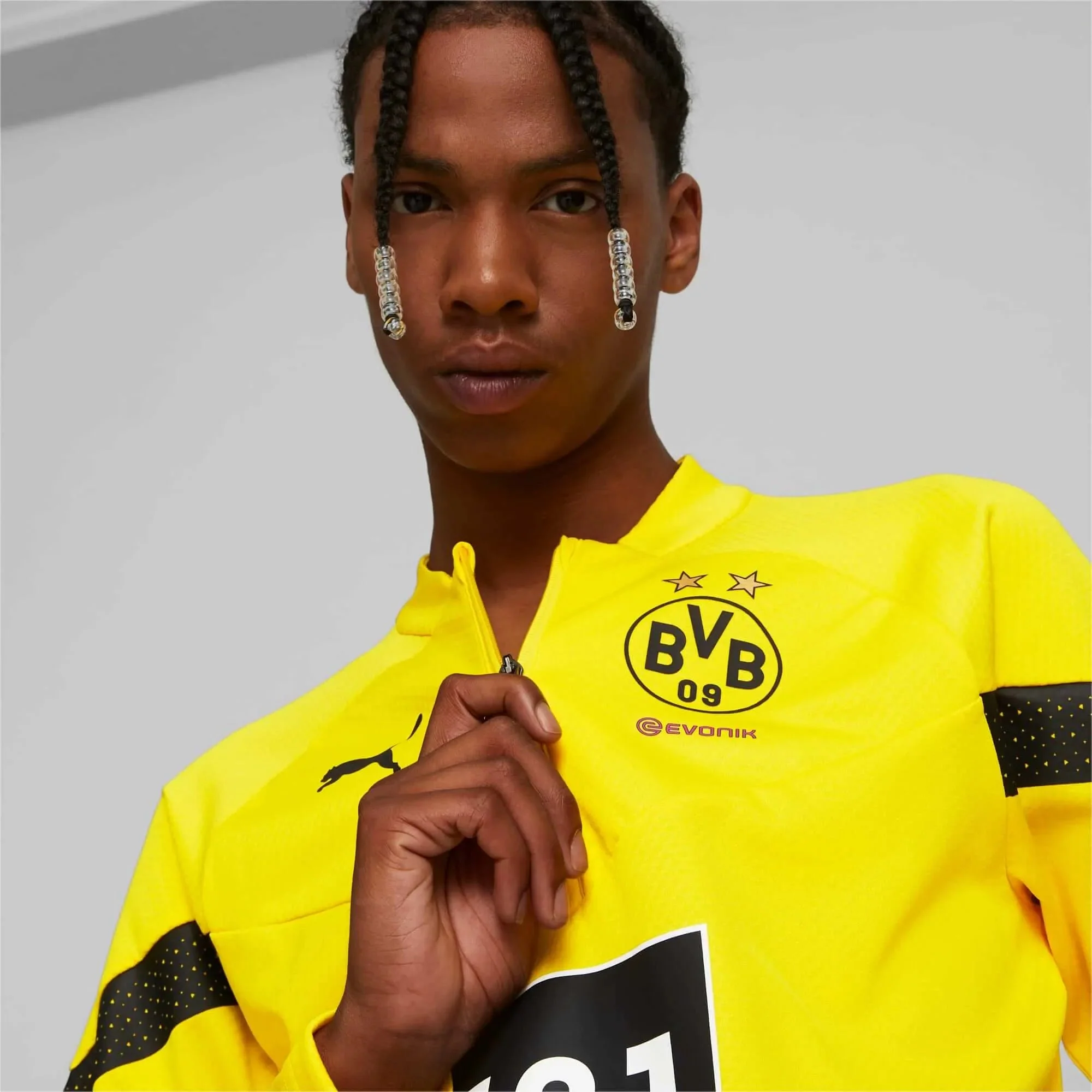 Puma 2022-23 Borussia Dortmund Quarter Zip Top - Cyber Yellow - Image 5