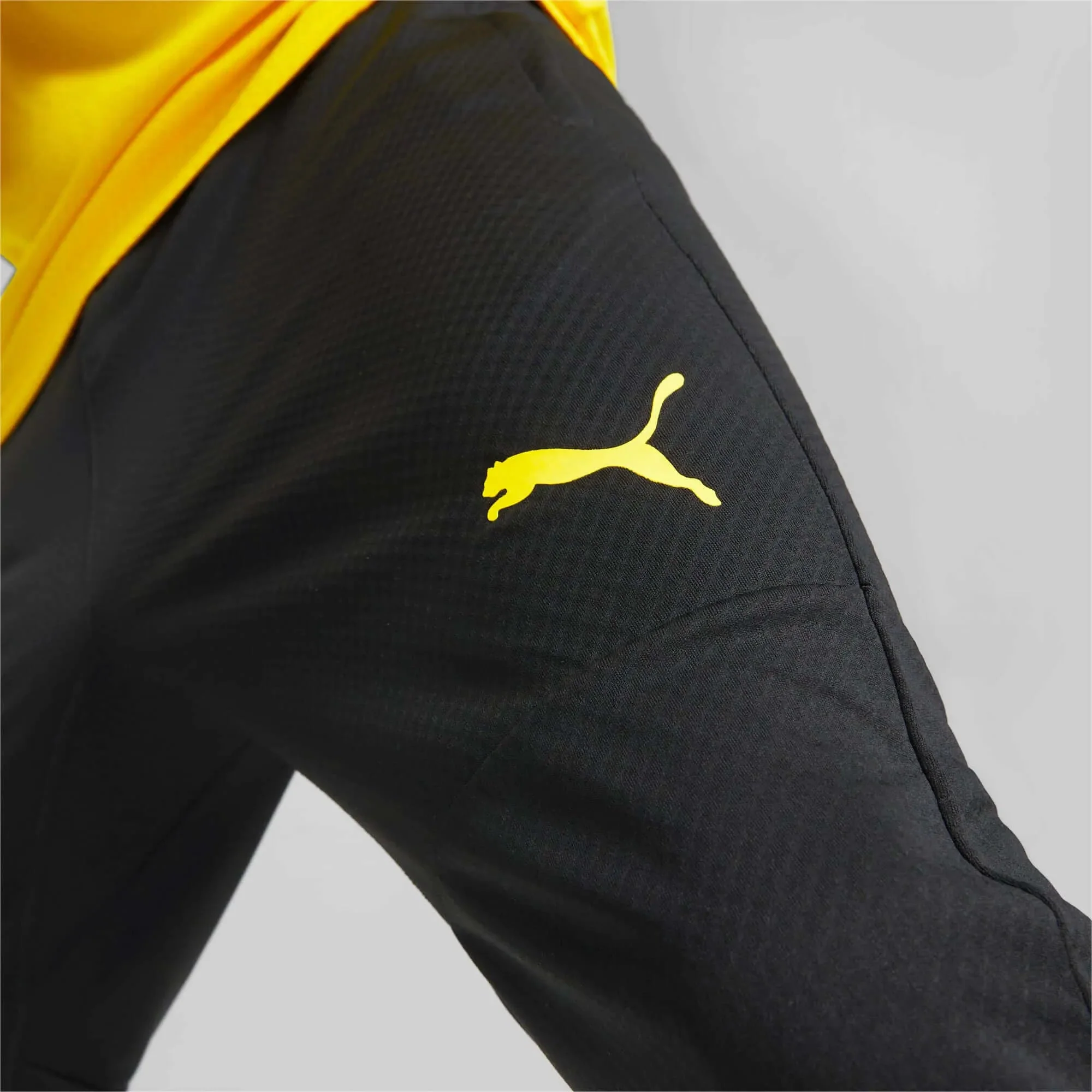Puma 2022-23 Borussia Dortmund Training Pants Black-Yellow - Image 5
