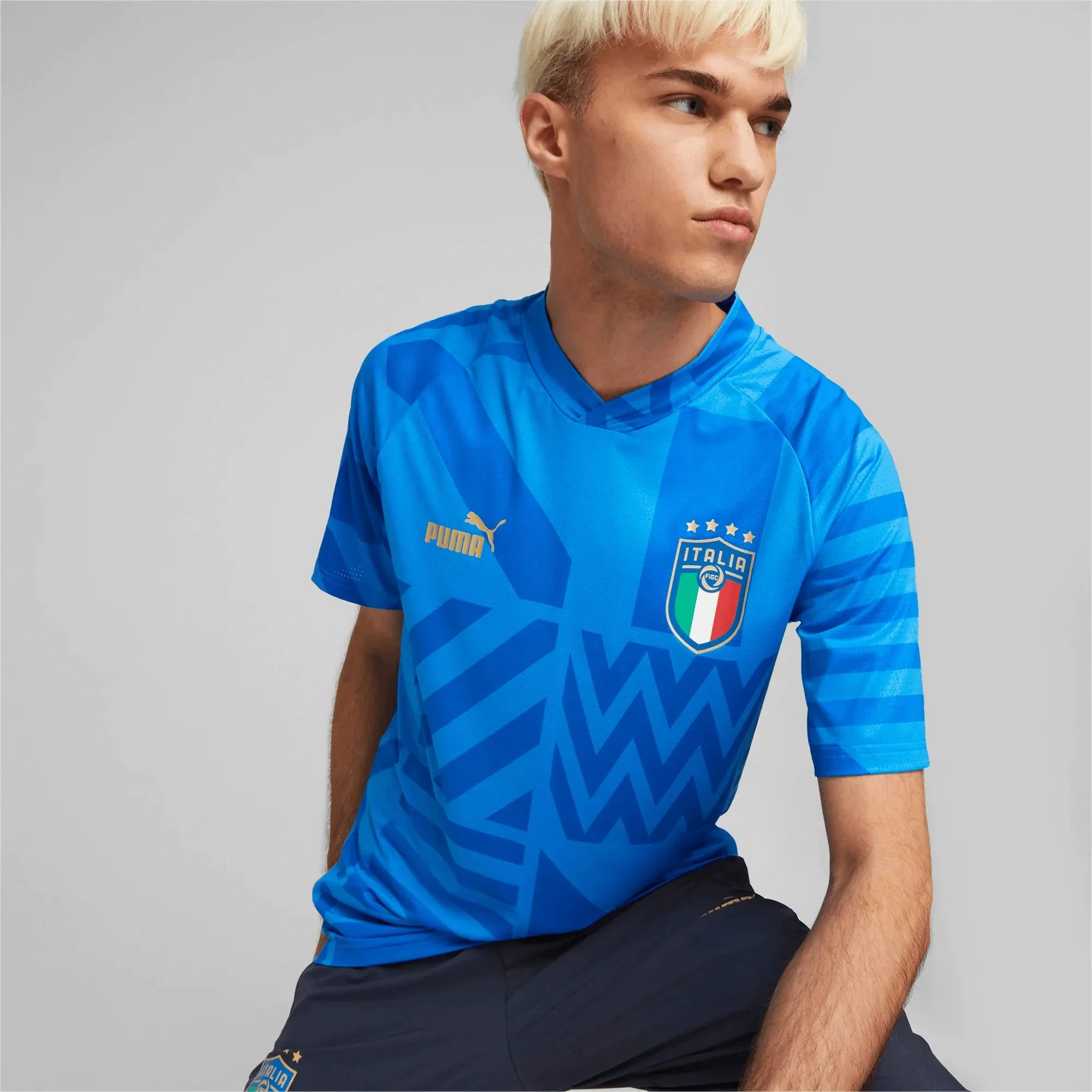 Puma 2022-23 Italy Pre-Match Jersey - Blue - Image 3