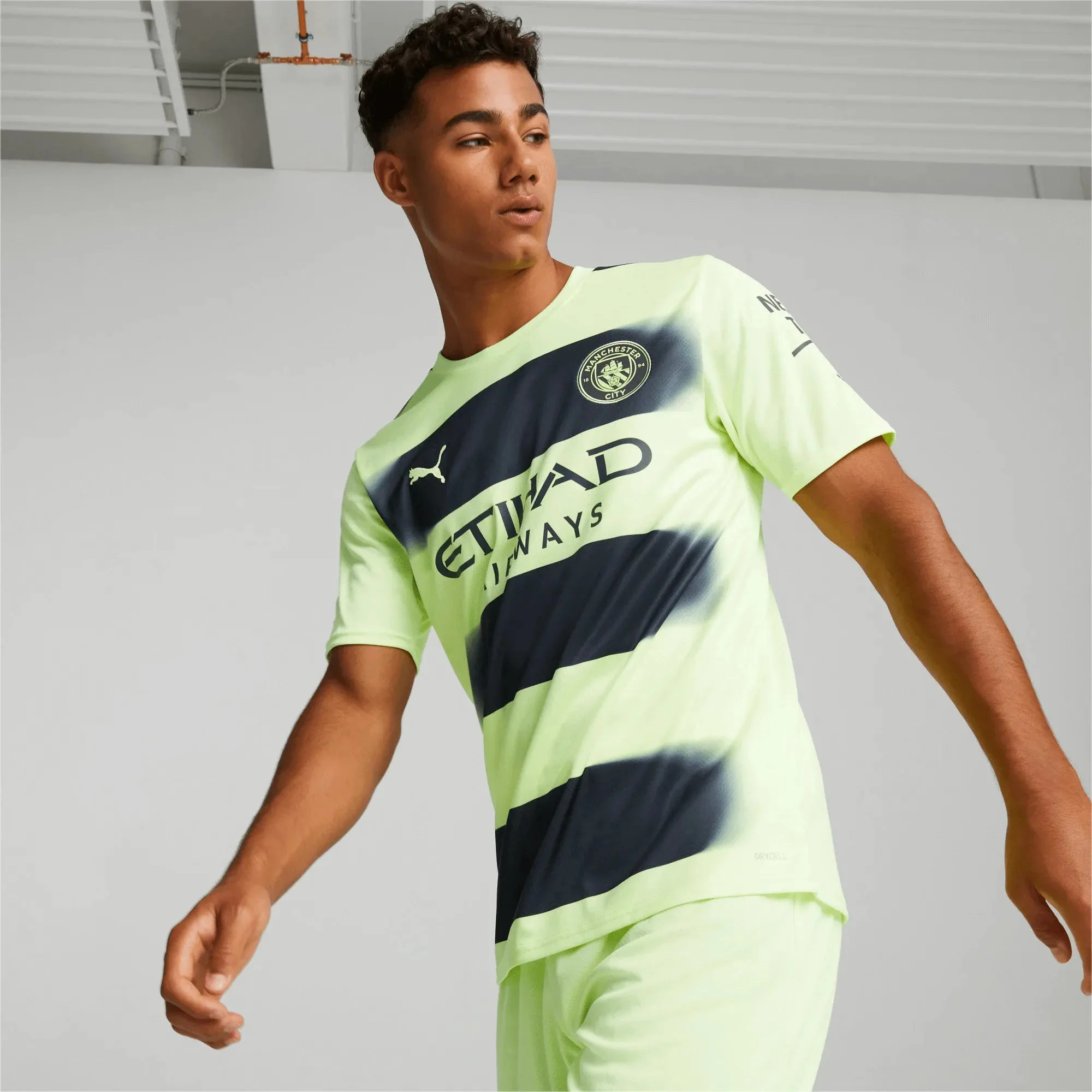 Puma 2022-23 Manchester City Third Jersey - Fizzy Light-Parisian Night - Image 9