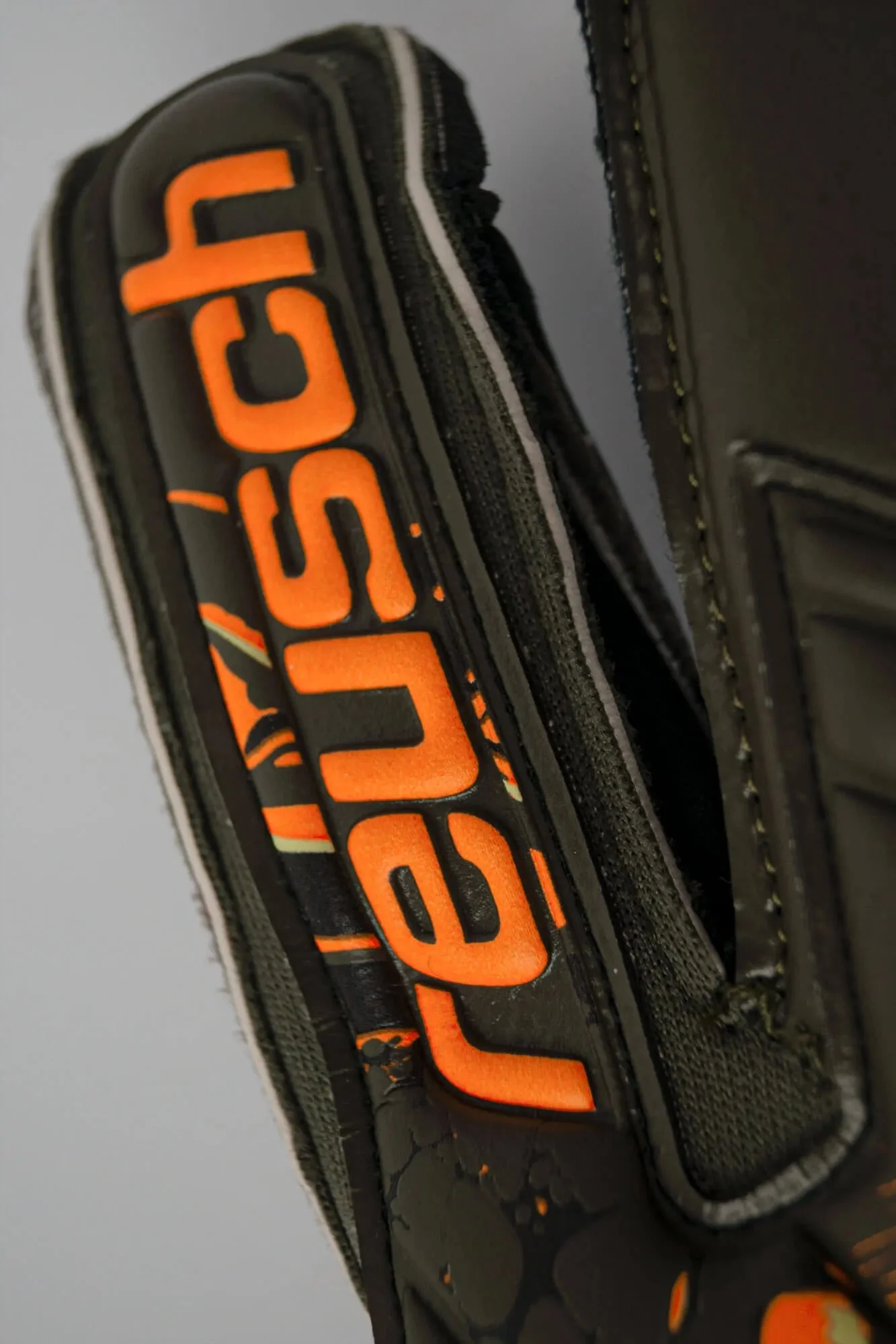 Reusch Attrakt Duo Evolution AdaptiveFlex Goalkeeper Gloves - Desert Green-Shocking Orange - Image 9