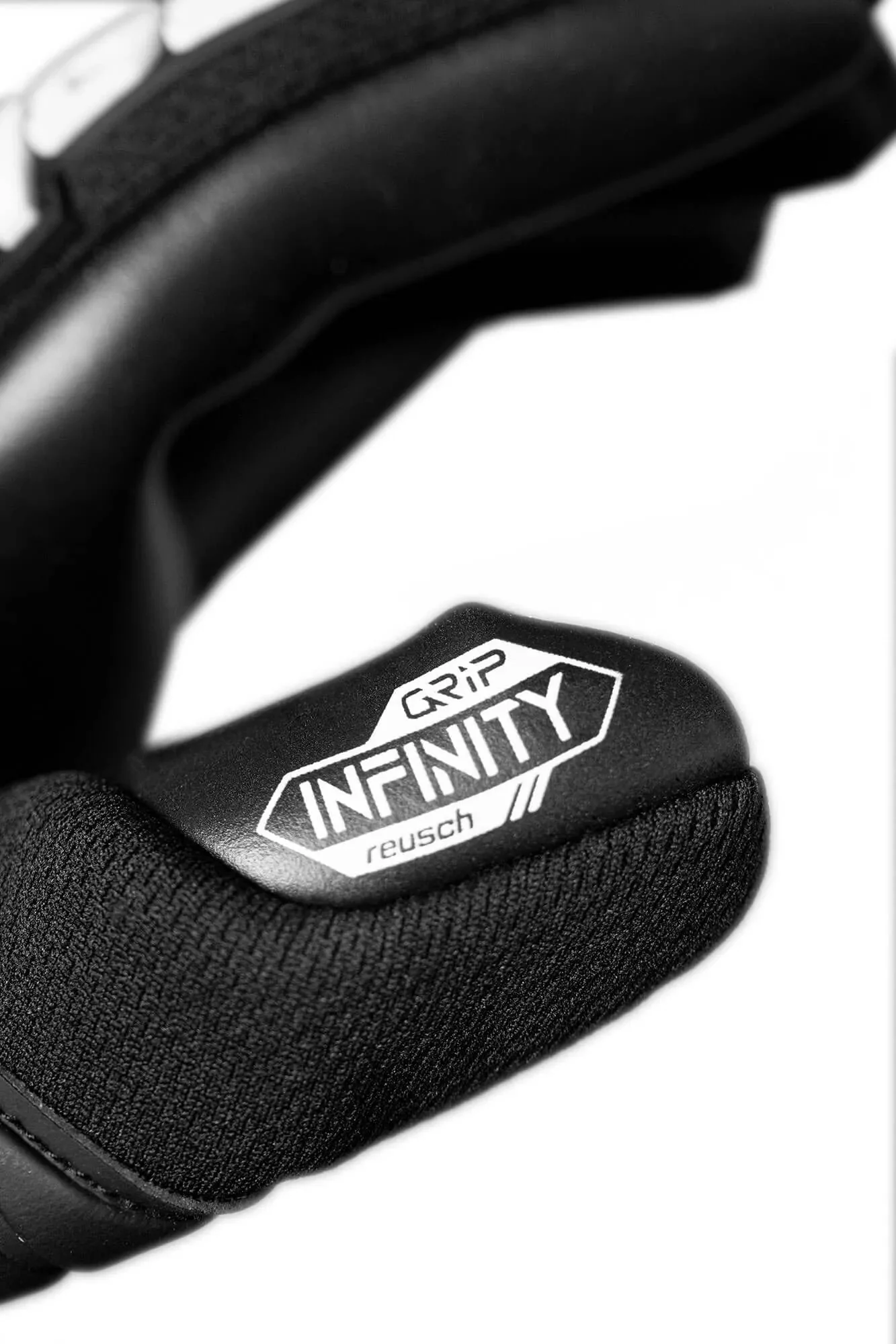 Reusch Attrakt Freegel Infinity Goalkeeper Gloves - Image 7
